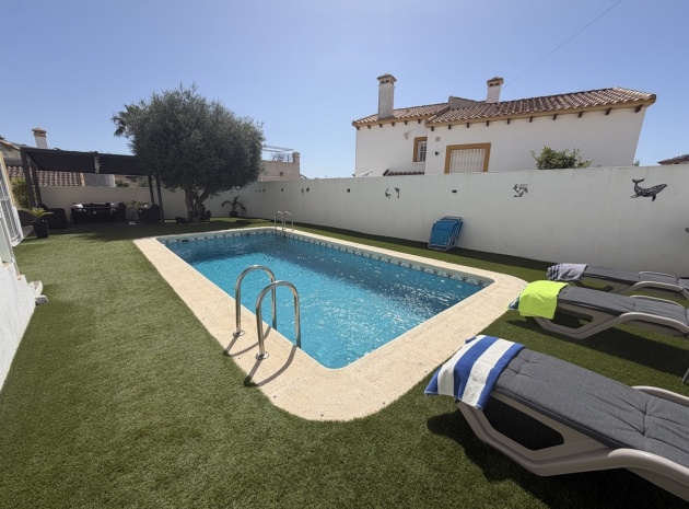 Wiederverkauf - Villa - Villamartin - El Galan