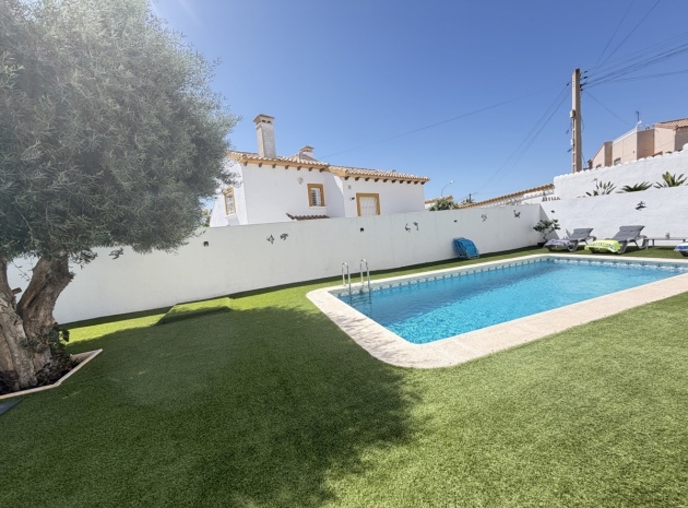 Wiederverkauf - Villa - Villamartin - El Galan