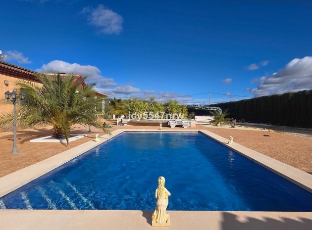 Wiederverkauf - Villa - Pinoso - Pinoso Centro
