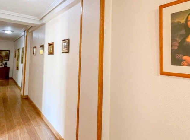 Wederverkoop - Appartement - Torrevieja - Torrevieja Centro