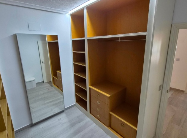 Wiederverkauf - Wohnung - Torrevieja - Torrevieja Centro