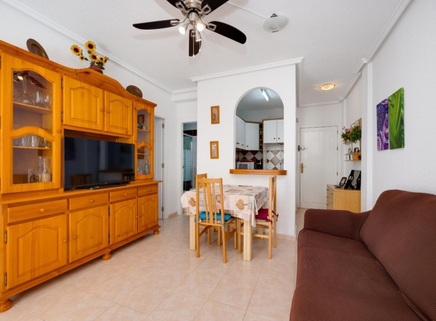 Resale - Apartment - Torrevieja - Torrevieja Centro