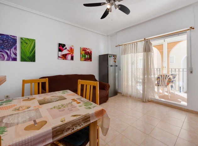 Resale - Apartment - Torrevieja - Torrevieja Centro