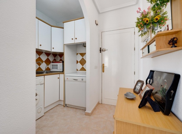 Resale - Apartment - Torrevieja - Torrevieja Centro