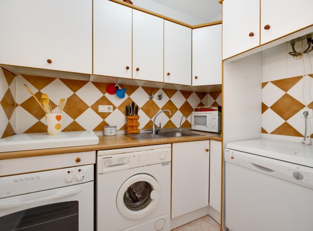 Resale - Apartment - Torrevieja - Torrevieja Centro