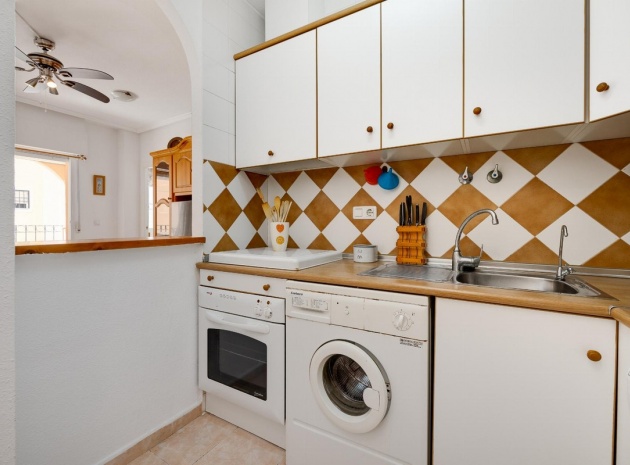 Resale - Apartment - Torrevieja - Torrevieja Centro