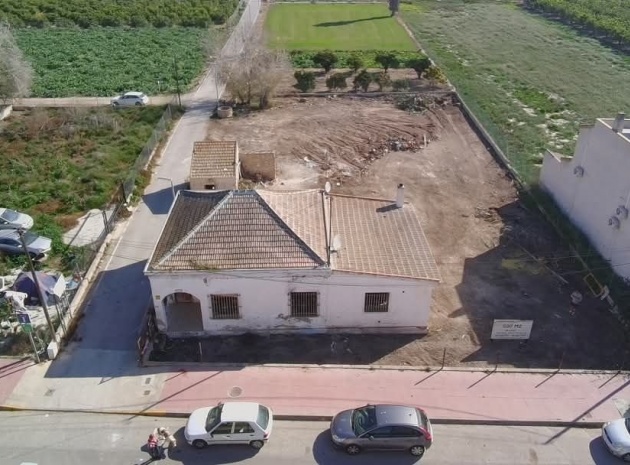 Resale - Townhouse - Daya Nueva - Daya Nueva Centro