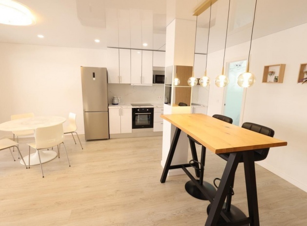 Wiederverkauf - Wohnung - Torrevieja - Torrevieja Centro
