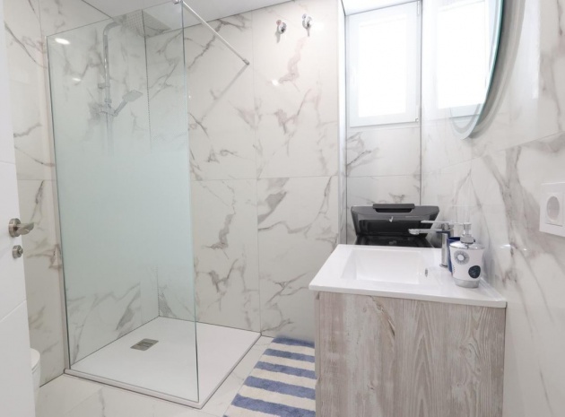 Wiederverkauf - Wohnung - Torrevieja - Torrevieja Centro