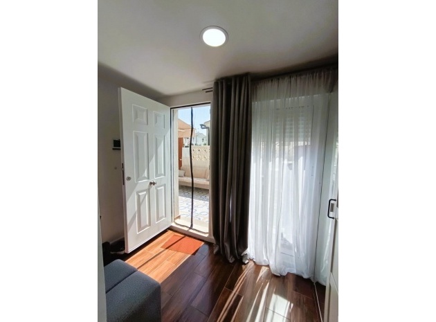 Resale - Villa - Torrevieja - La Siesta