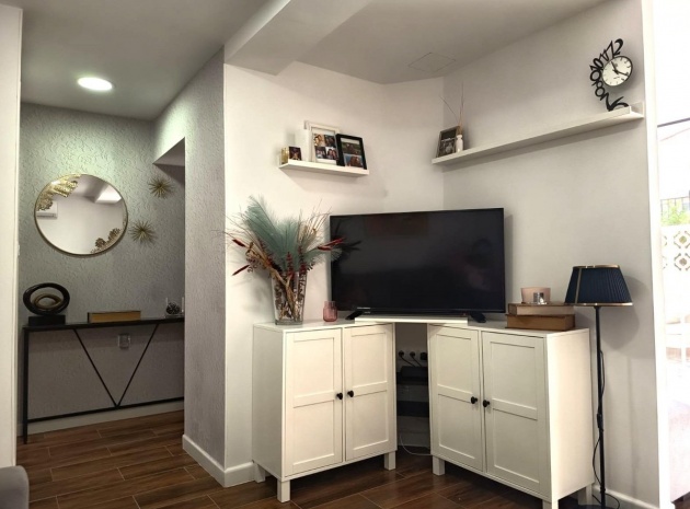 Resale - Villa - Torrevieja - La Siesta