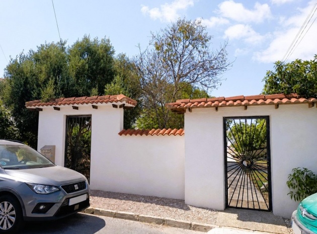 Resale - Villa - Torrevieja - La Siesta