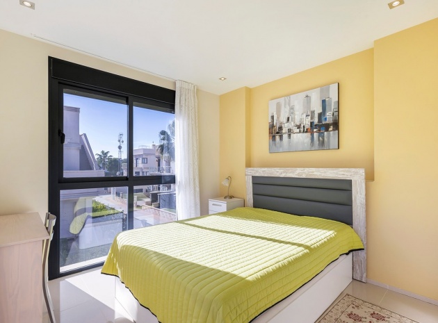 Återförsäljning - Villa - Orihuela - La Zenia