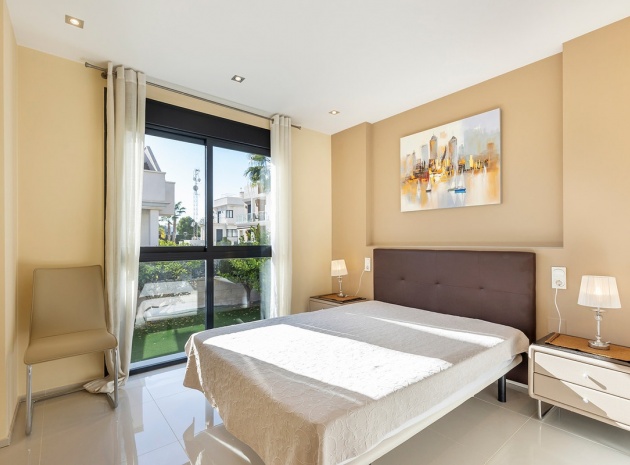 Återförsäljning - Villa - Orihuela - La Zenia