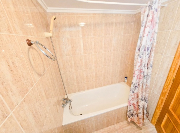 Wiederverkauf - Wohnung - Torrevieja - Torrevieja Centro