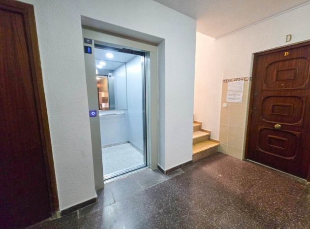 Wiederverkauf - Wohnung - Torrevieja - Torrevieja Centro