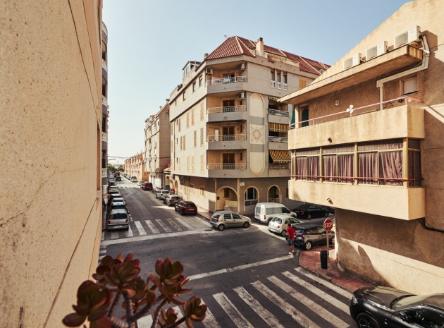 Resale - Apartment - Torrevieja - Torrevieja Centro