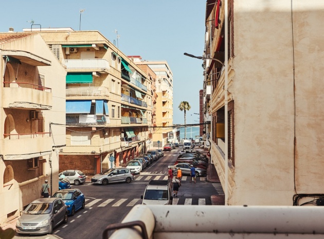 Resale - Apartment - Torrevieja - Torrevieja Centro