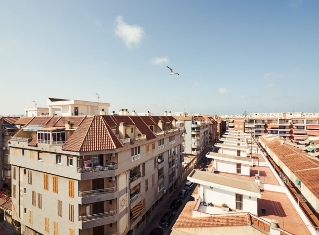 Resale - Apartment - Torrevieja - Torrevieja Centro