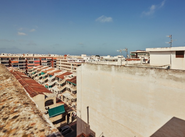 Resale - Apartment - Torrevieja - Torrevieja Centro