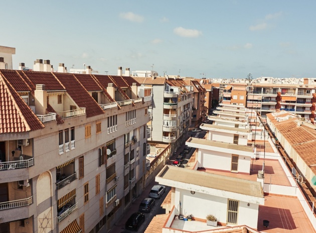 Resale - Apartment - Torrevieja - Torrevieja Centro