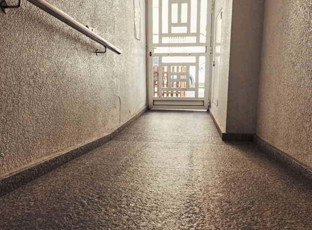 Resale - Apartment - Torrevieja - Torrevieja Centro