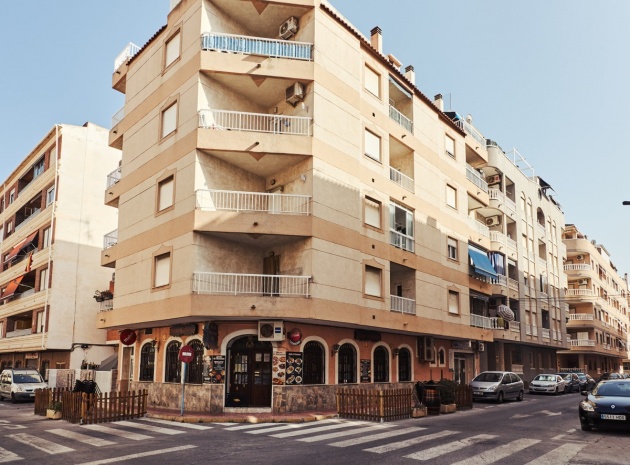 Resale - Apartment - Torrevieja - Torrevieja Centro