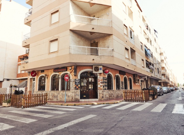 Resale - Apartment - Torrevieja - Torrevieja Centro
