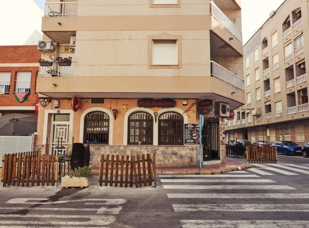 Resale - Apartment - Torrevieja - Torrevieja Centro