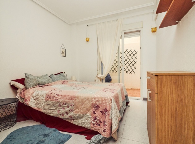 Resale - Apartment - Torrevieja - Torrevieja Centro