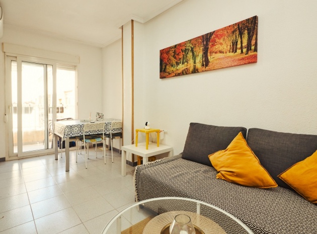 Resale - Apartment - Torrevieja - Torrevieja Centro