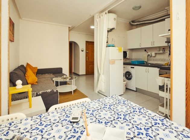 Resale - Apartment - Torrevieja - Torrevieja Centro