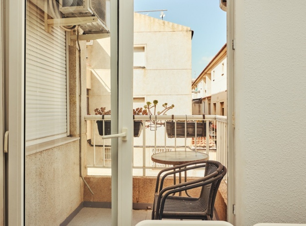 Resale - Apartment - Torrevieja - Torrevieja Centro
