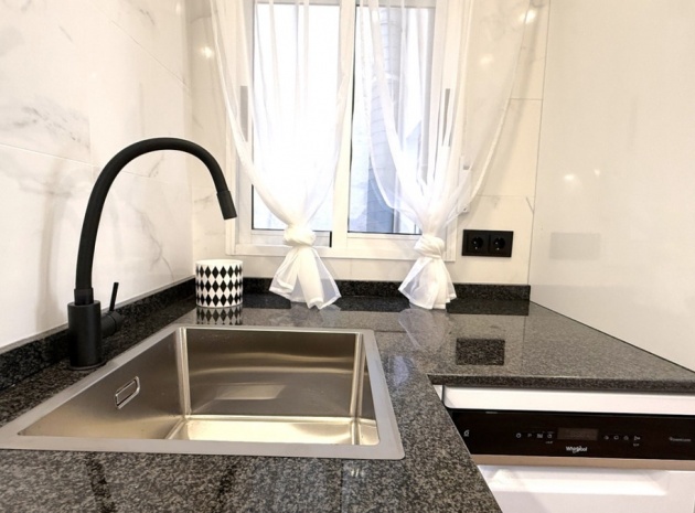 Wiederverkauf - Wohnung - Torrevieja - Torrevieja Centro