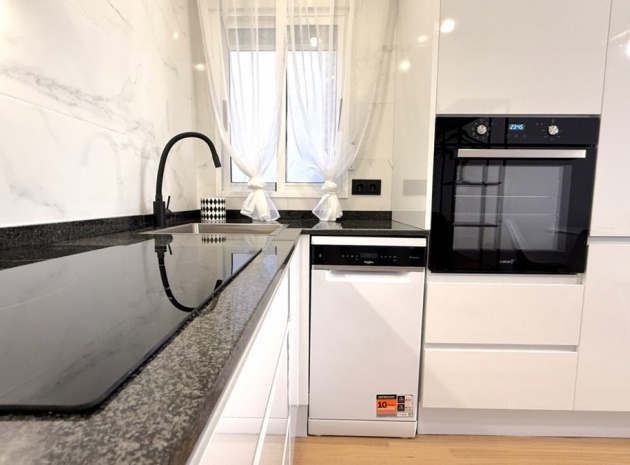 Wiederverkauf - Wohnung - Torrevieja - Torrevieja Centro