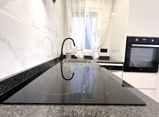 Wiederverkauf - Wohnung - Torrevieja - Torrevieja Centro