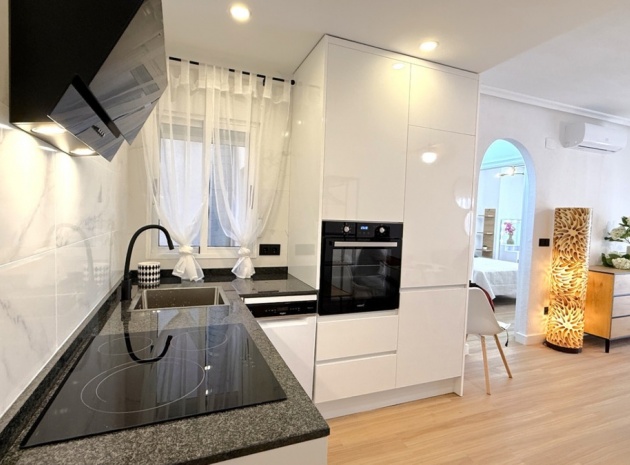 Wiederverkauf - Wohnung - Torrevieja - Torrevieja Centro