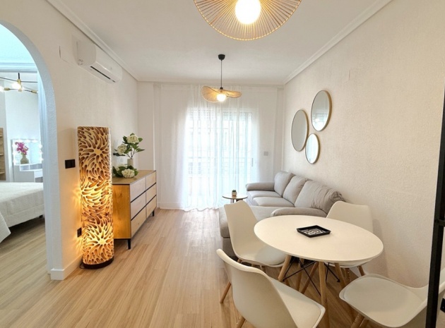 Wiederverkauf - Wohnung - Torrevieja - Torrevieja Centro