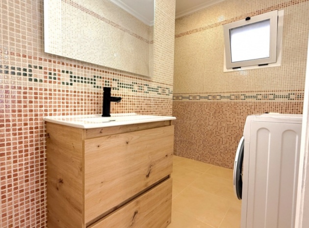 Wiederverkauf - Wohnung - Torrevieja - Torrevieja Centro
