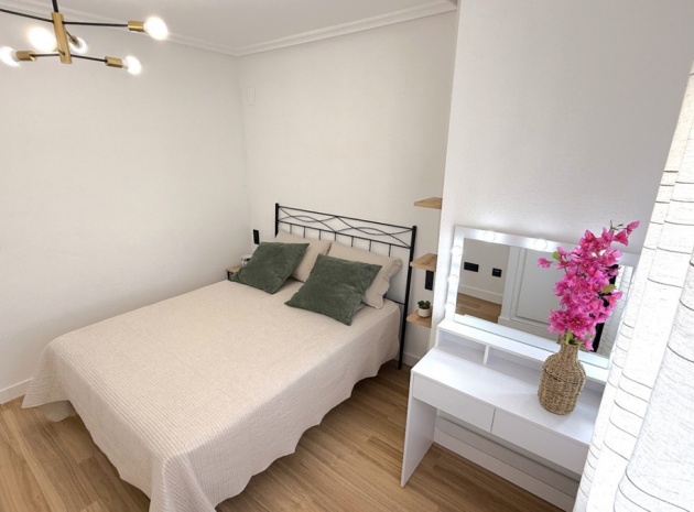 Wiederverkauf - Wohnung - Torrevieja - Torrevieja Centro