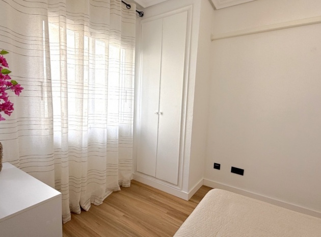 Wiederverkauf - Wohnung - Torrevieja - Torrevieja Centro