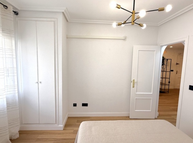Wiederverkauf - Wohnung - Torrevieja - Torrevieja Centro