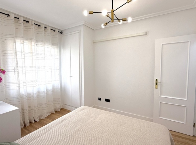 Wiederverkauf - Wohnung - Torrevieja - Torrevieja Centro