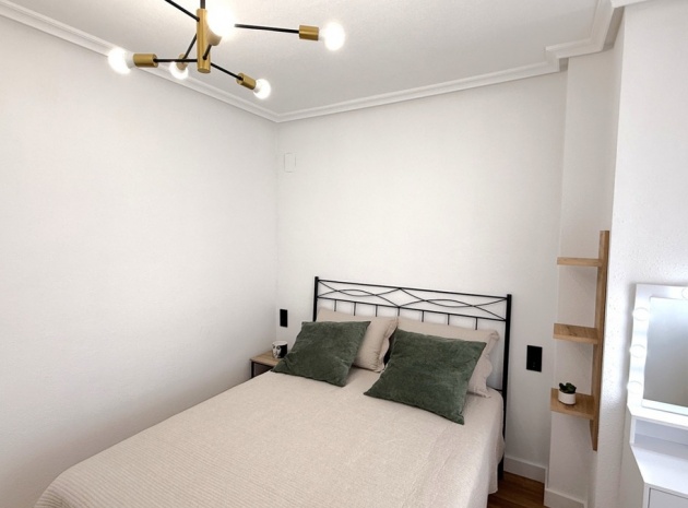 Wiederverkauf - Wohnung - Torrevieja - Torrevieja Centro