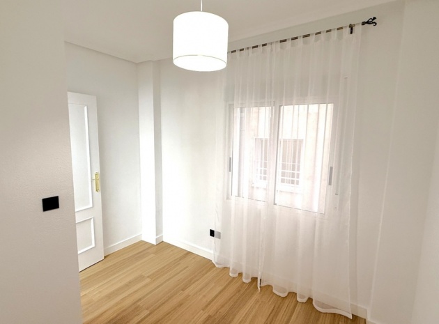 Wiederverkauf - Wohnung - Torrevieja - Torrevieja Centro