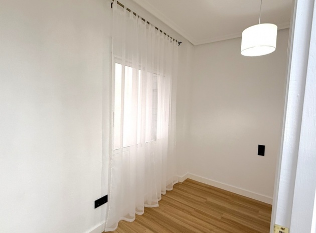 Wiederverkauf - Wohnung - Torrevieja - Torrevieja Centro