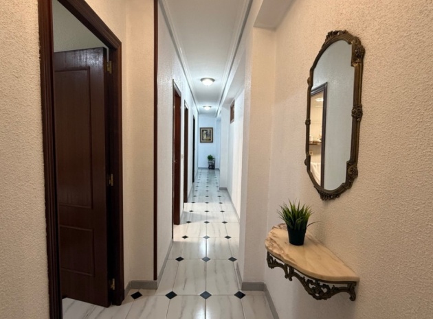 Wiederverkauf - Wohnung - Torrevieja - Torrevieja Centro