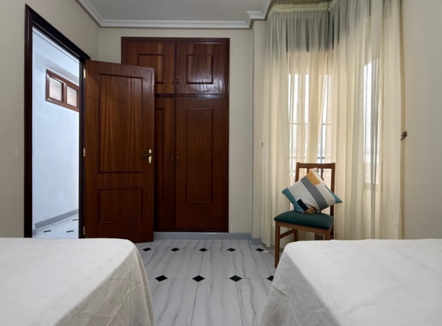 Wiederverkauf - Wohnung - Torrevieja - Torrevieja Centro