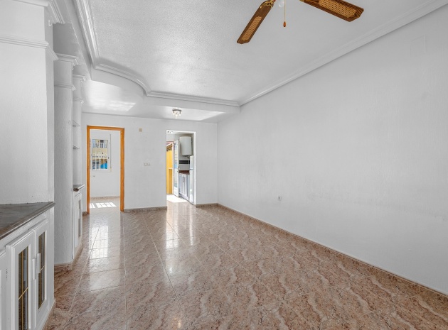 Resale - Townhouse - Villamartin - bosque de las lomas