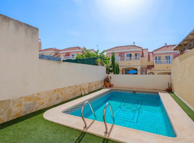 Resale - Townhouse - Villamartin - bosque de las lomas